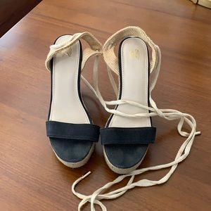 Black and tan Victoria’s Secret heels size 7